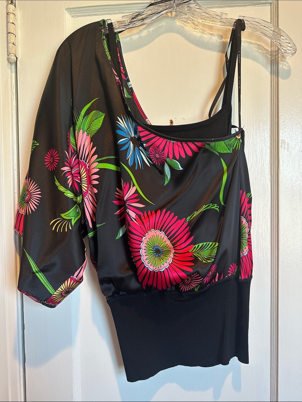 Bebe One Shoulder Silk Top Size Small Black Floral
